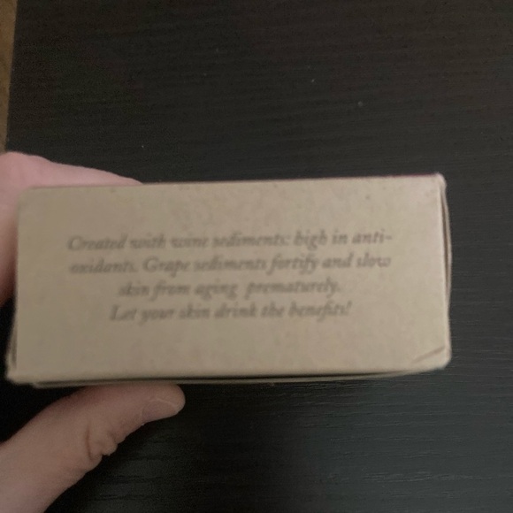 Shade Mountain Naturals Exfoliating bar soap. Created with wine settlements. New - Picture 3 of 5